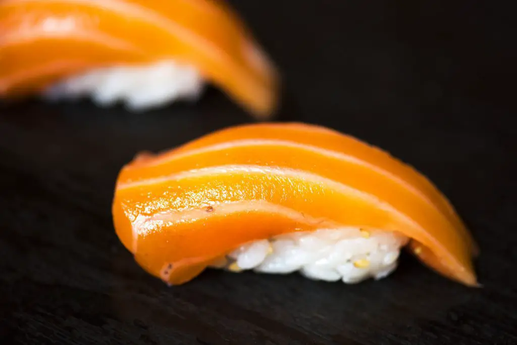  salmon sushi